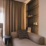 Two Steps Τίρανα