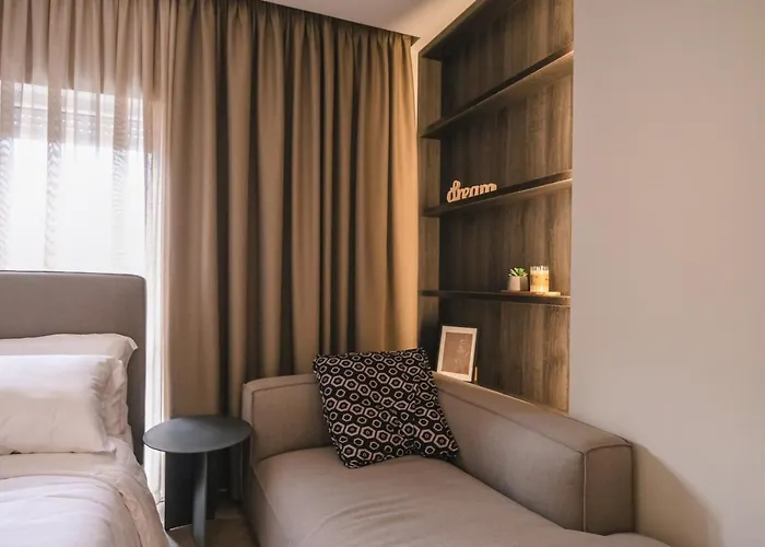 Two Steps ティラナ